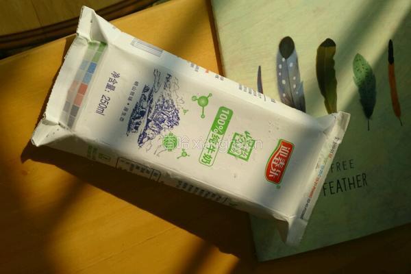 牛奶冰沙的做法图解1