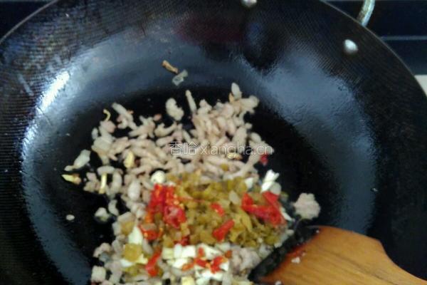 豆皮肉末的做法图解3