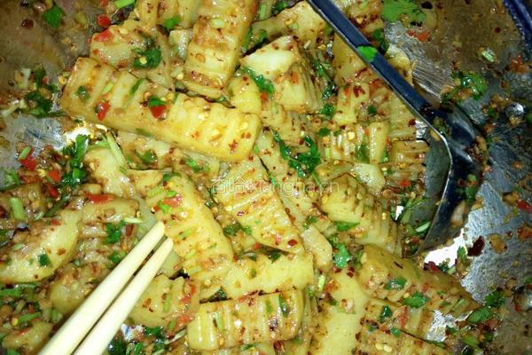 二代酱料拌洋芋的做法图解3