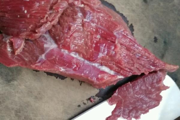 草菇炒牛肉的做法图解1