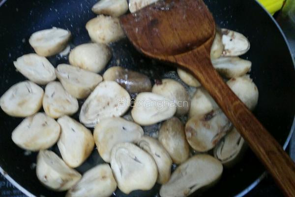 草菇炒牛肉的做法图解7