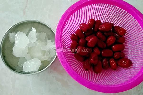 红枣雪耳糖水的做法图解1