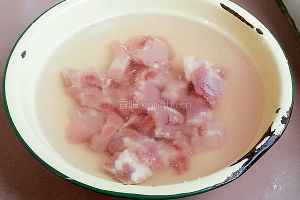 南瓜黄豆排骨汤的做法图解3