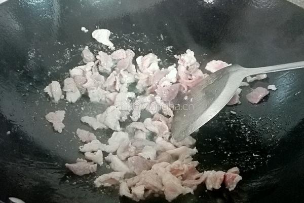 芹菜瘦肉炒丝瓜的做法图解3