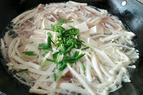菌菇豆腐瘦肉汤的做法图解7