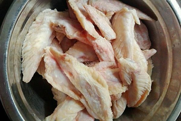豉油鸡翅尖的做法图解1