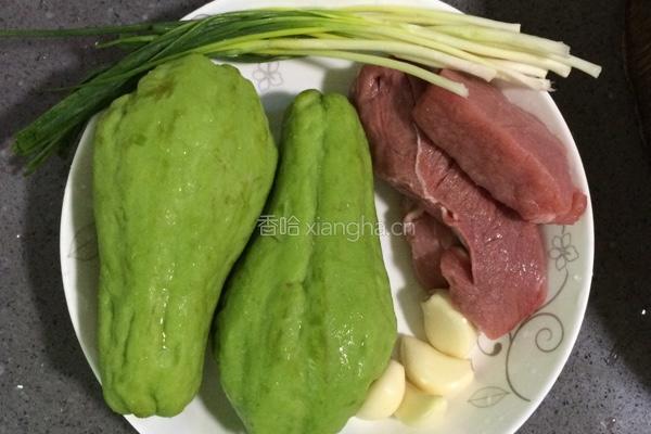 佛手瓜炒肉丝的做法图解1