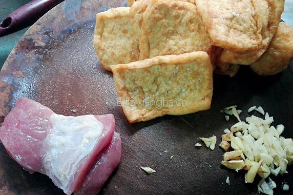 蒜蓉瘦肉蒸豆腐的做法图解1