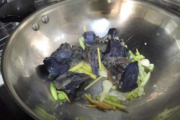 红烧乌骨鸡的做法图解4
