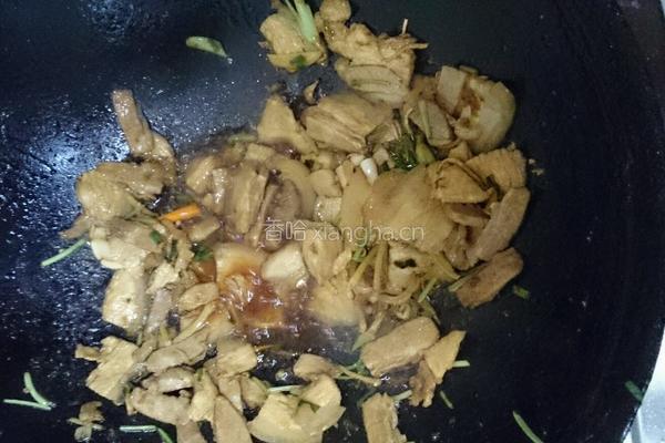 香莴笋炒肉片的做法图解5