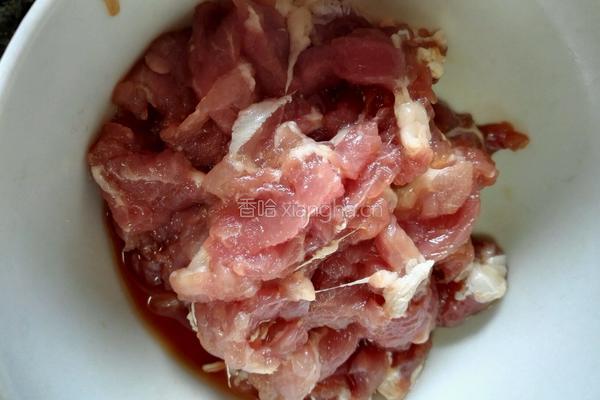 砂锅煲皮蛋瘦肉粥的做法图解2