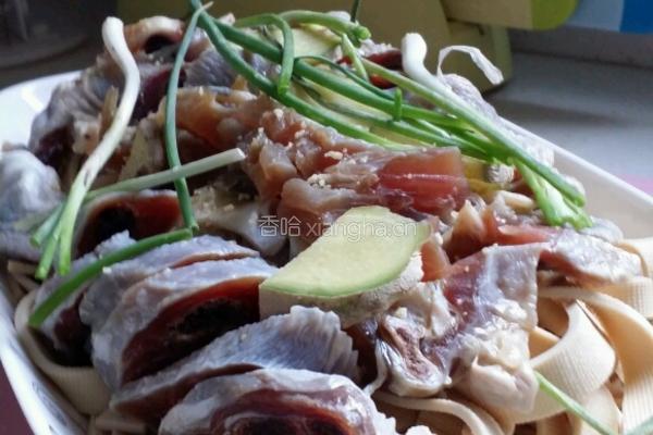 淹腊鸡蒸百叶的做法图解2
