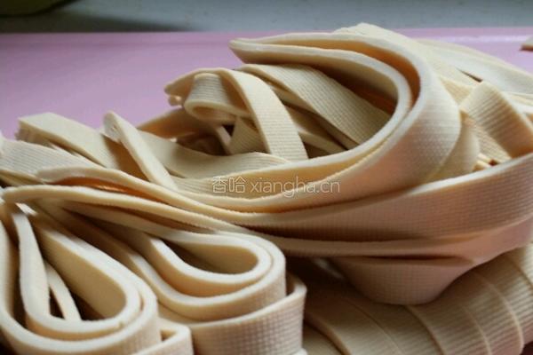 淹腊鸡蒸百叶的做法图解1
