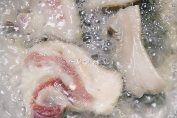 小炒五花肉的做法图解1