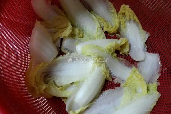 娃娃菜卷肉的做法图解2