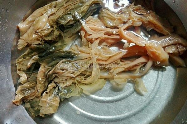 五花肉蒸甜梅菜的做法图解1