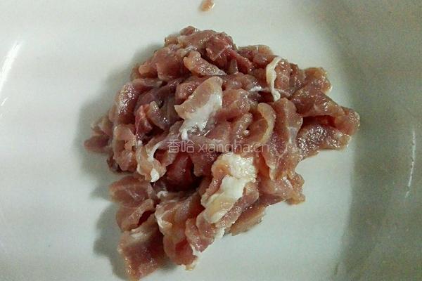 青瓜瘦肉炒木耳的做法图解3