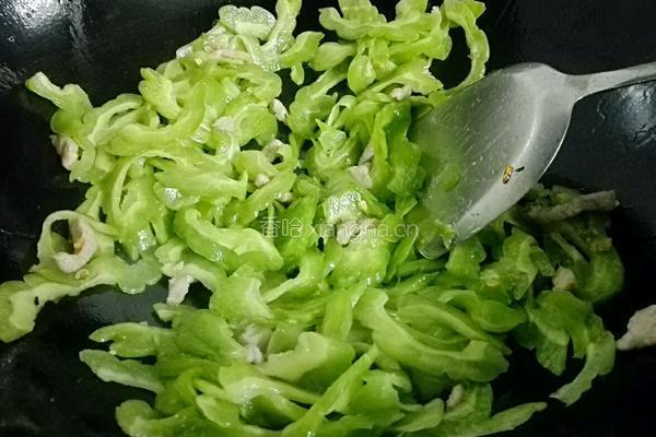 辣椒炒苦瓜的做法图解5
