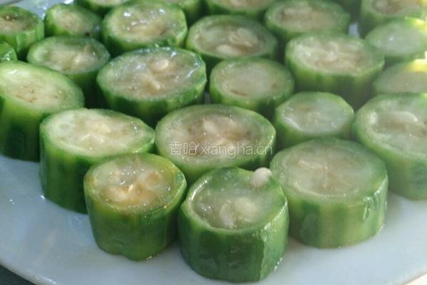 蒜蓉虾米蒸丝瓜的做法图解2