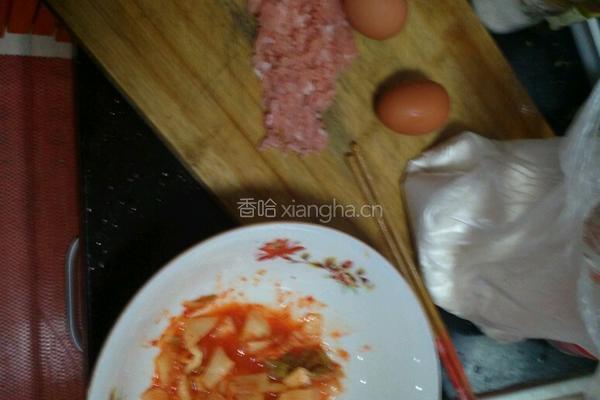泡菜饼的做法图解1