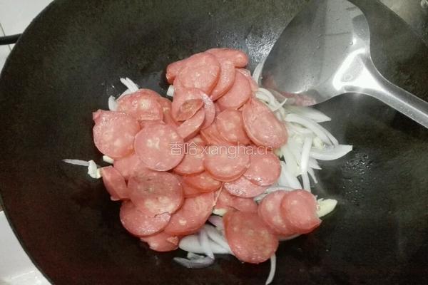 青椒炒香肠的做法图解5
