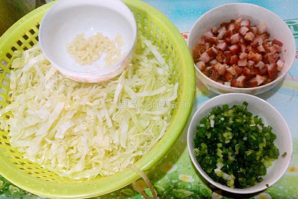 叉烧包菜炒饭的做法图解2