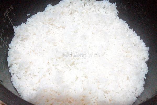 叉烧包菜炒饭的做法图解3