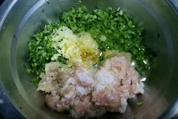 芹菜馅云吞的做法图解2