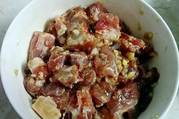 南瓜蒸排骨的做法图解4
