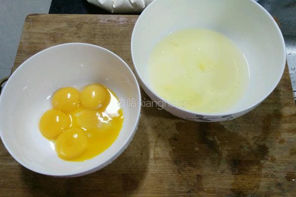 电饭煲蛋糕的做法图解1
