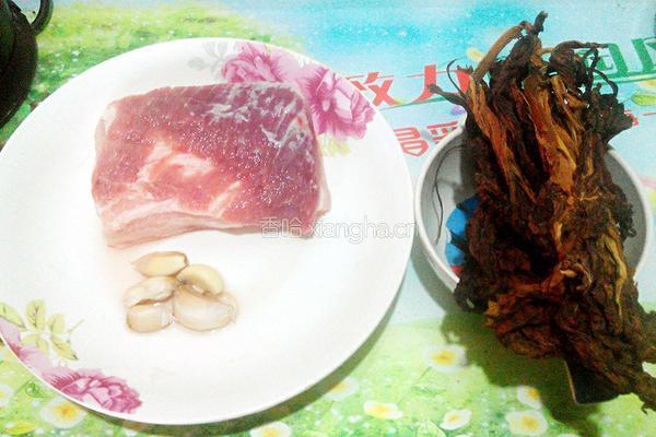 菜干扣肉的做法图解1