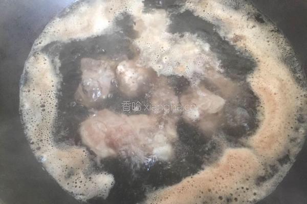 排骨莲藕汤的做法图解2