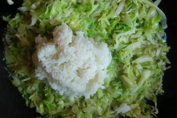 焖包菜饭的做法图解4