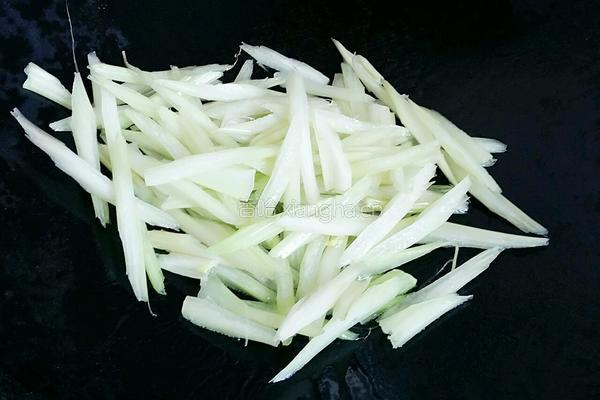 芹菜土豆丝的做法图解5