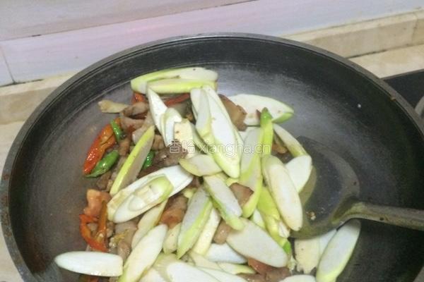茭白炒肉的做法图解7