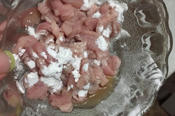 里脊肉片熘黄瓜的做法图解3