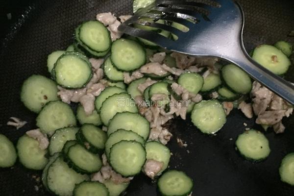 里脊肉片熘黄瓜的做法图解6