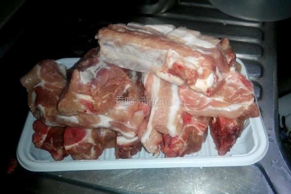 星加坡肉骨茶的做法图解1