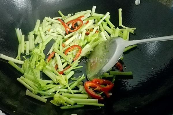 芹菜炒粉条的做法图解7