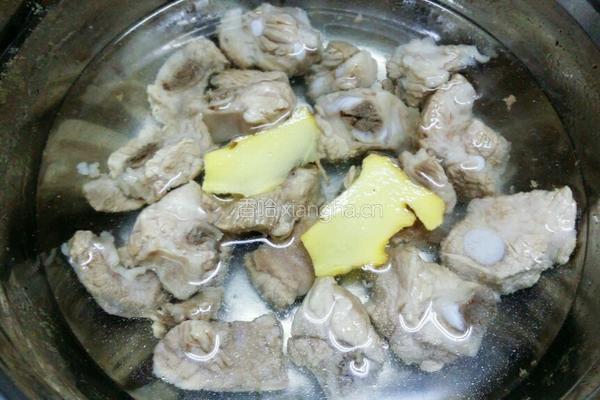 糖醋排骨的做法图解3