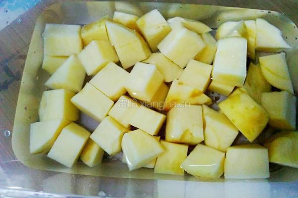 糖醋土豆炖排骨的做法图解1