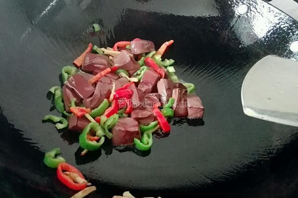 辣椒煮驴血的做法图解5