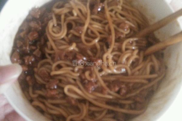 香菇肉丁炸酱面