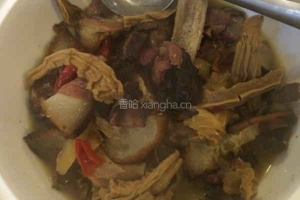 腊肉焖竹笋干