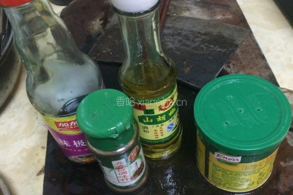 腊肉焖竹笋干的做法图解10