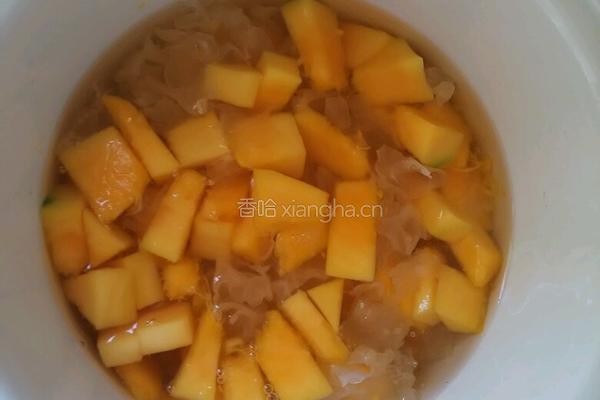 银耳木瓜羹的做法图解4