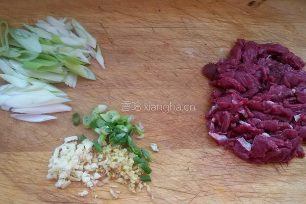 大葱爆牛肉的做法图解1
