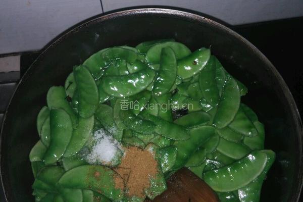 莓豆角炒肉片的做法图解3