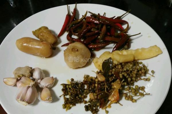 酸辣鸡的做法图解2