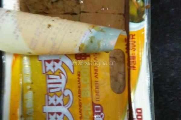 麻香鸭血炒香菇的做法图解1